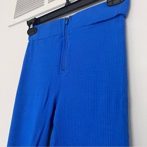 BLUE SUPER SOFT STRETCHY AND COMFORTABLE LEGGINGS - SIZE SMALL